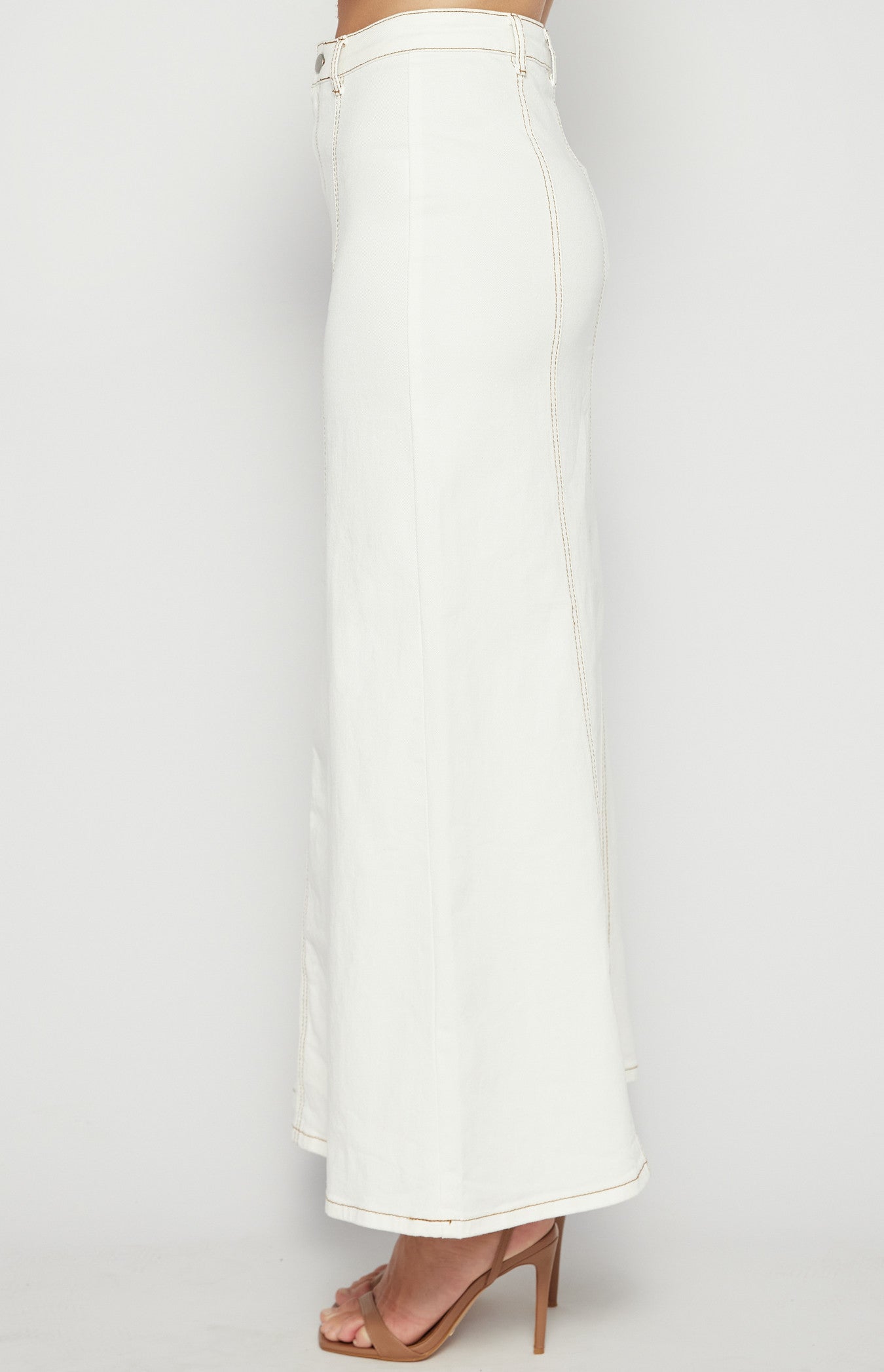 But white ladies denim maxi skirt
Maxi skirt
Denim skirt
White denim
Ladies clothing
Shop online ladies clothing